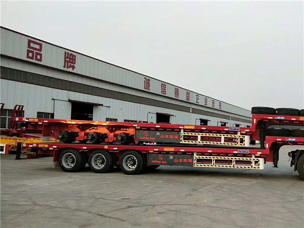 低平板半挂车