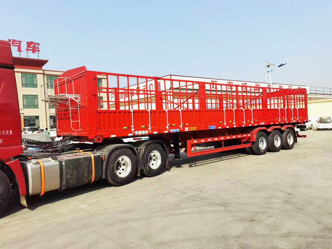 仓栅式运输半挂车