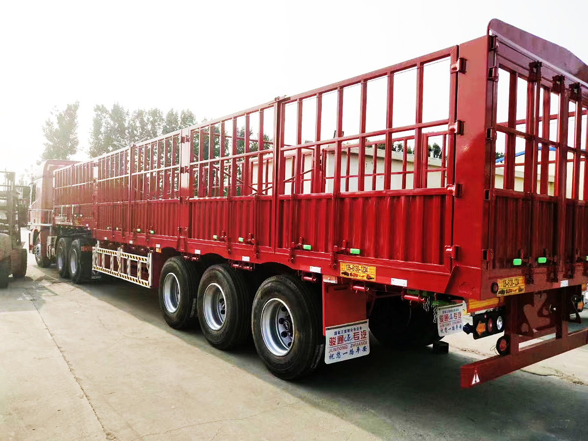 仓栅式运输半挂车