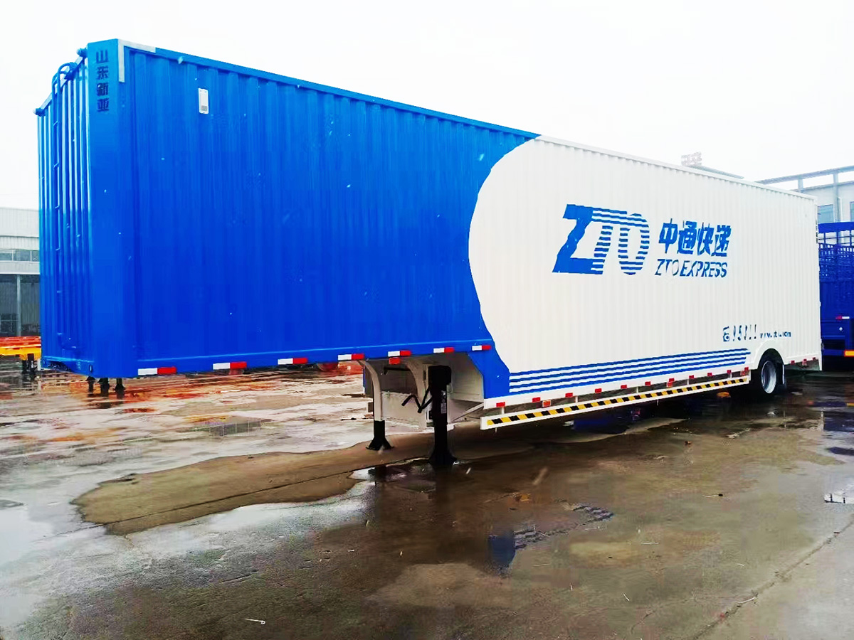 集装箱运输半挂车